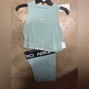 Nike Pro Kids set new with tag